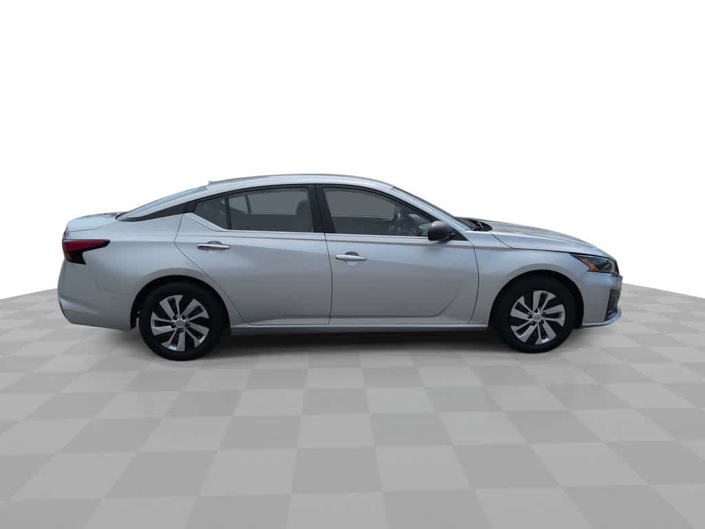 Thumbnail: 2024 Nissan Altima - 8