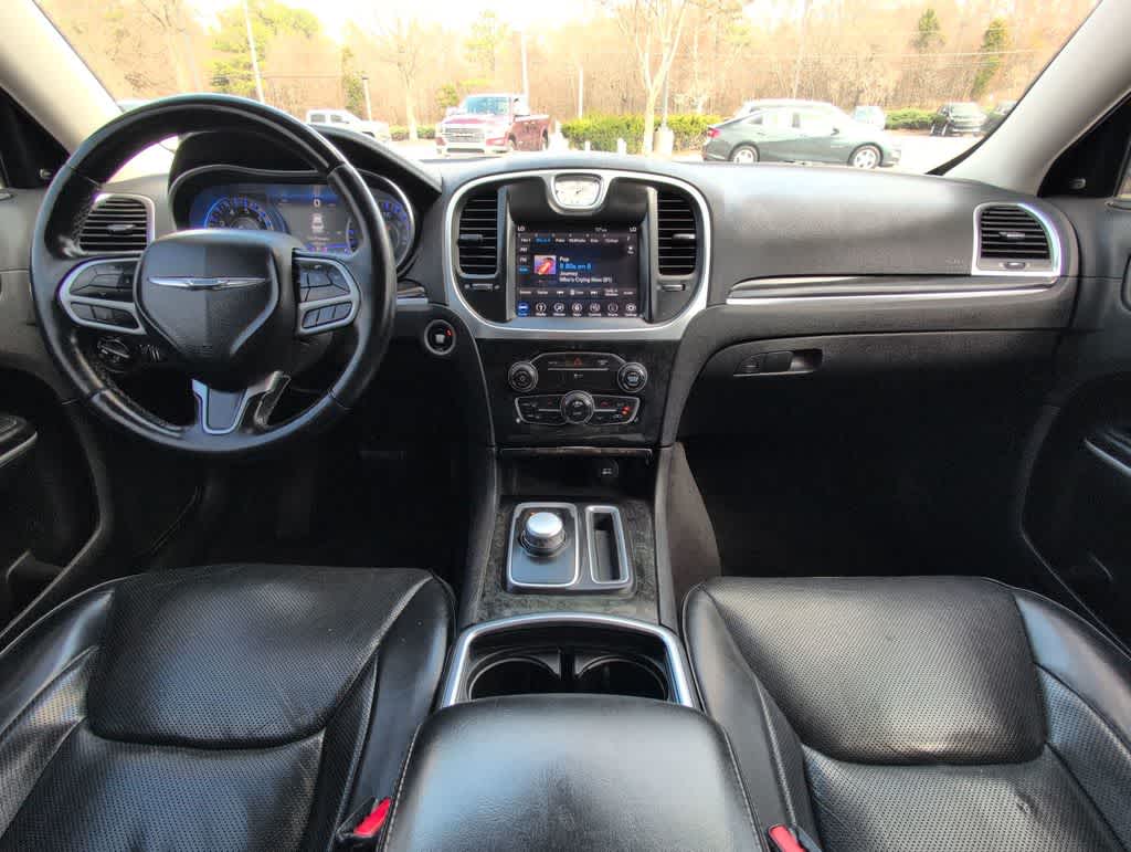 Thumbnail: 2019 Chrysler 300 - 16