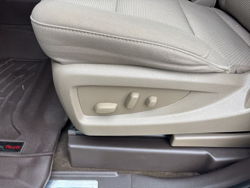 Thumbnail: 2017 Chevrolet Silverado 1500 - 12