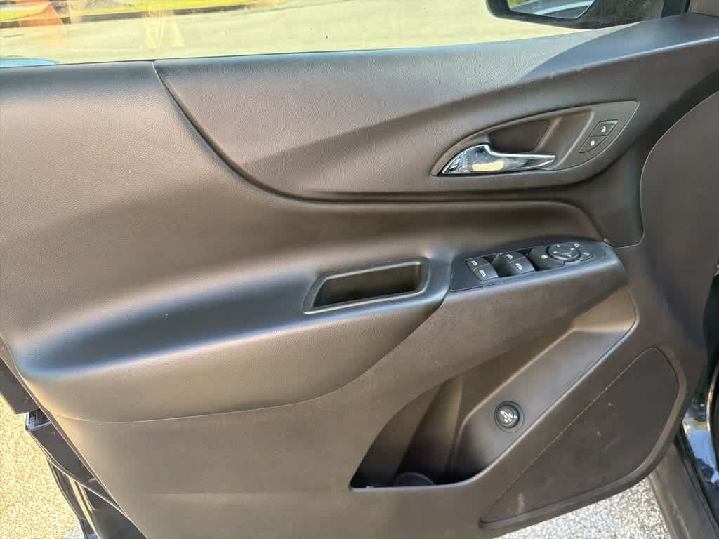 Thumbnail: 2019 Chevrolet Equinox - 3