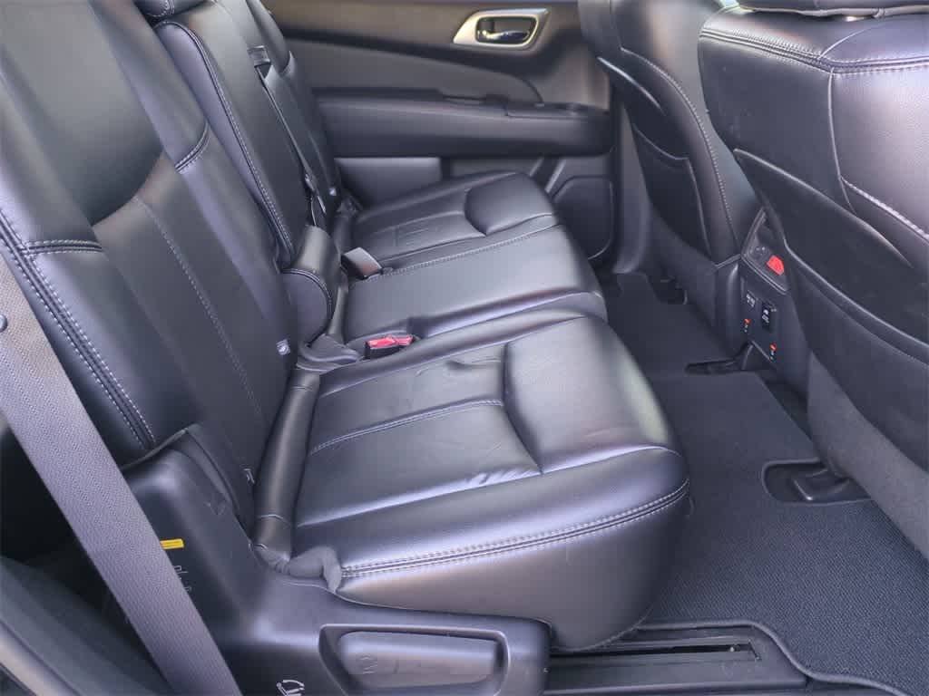 Thumbnail: 2017 Nissan Pathfinder - 21