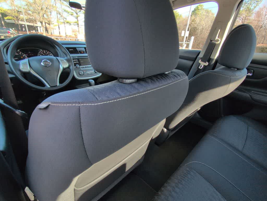 Thumbnail: 2017 Nissan Altima - 18