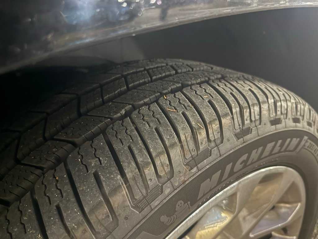 Thumbnail: 2017 GMC Yukon XL - 8