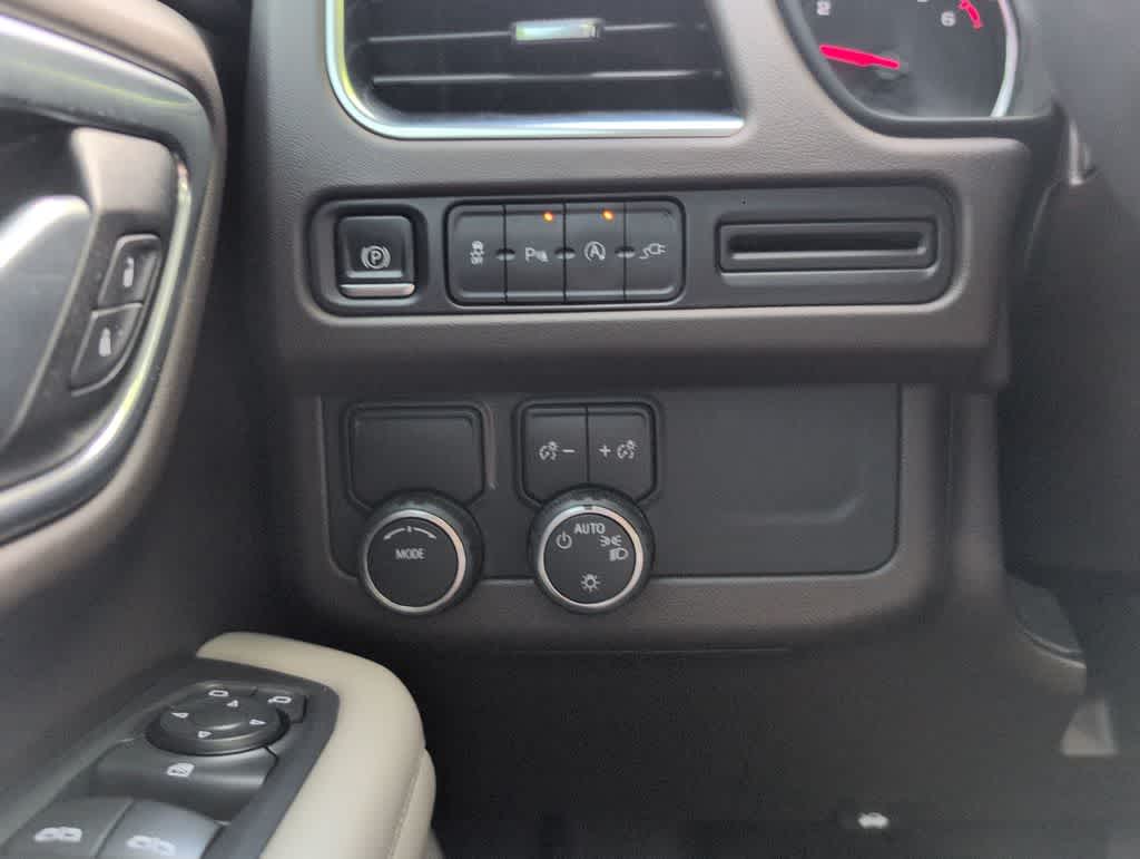 Thumbnail: 2021 Chevrolet Tahoe - 28