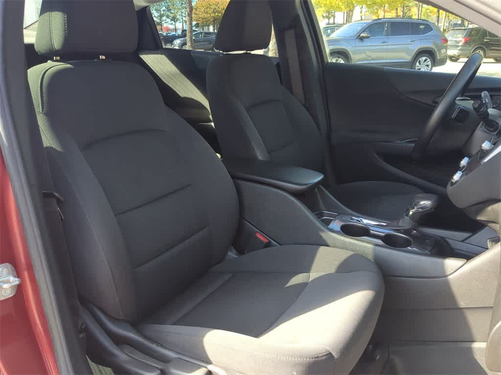 Thumbnail: 2023 Chevrolet Malibu - 21