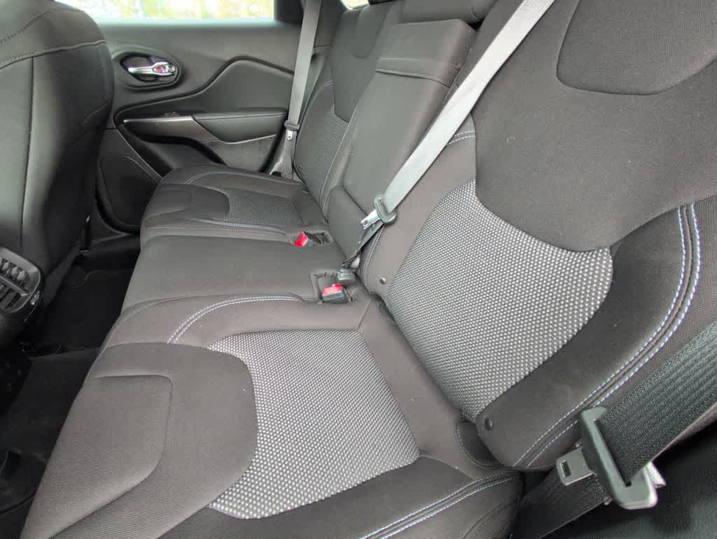 Thumbnail: 2019 Jeep Cherokee - 20