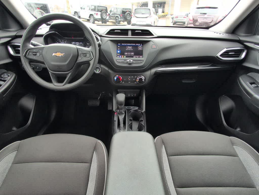 Thumbnail: 2023 Chevrolet TrailBlazer - 16