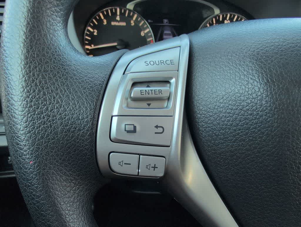 Thumbnail: 2017 Nissan Altima - 23