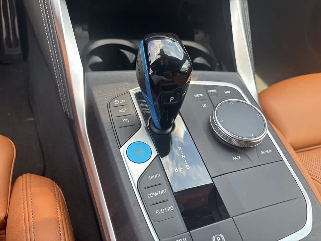 Thumbnail: 2022 BMW i4 - 5