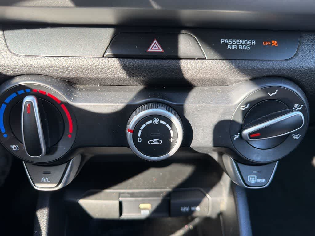 Thumbnail: 2023 Kia Rio - 13