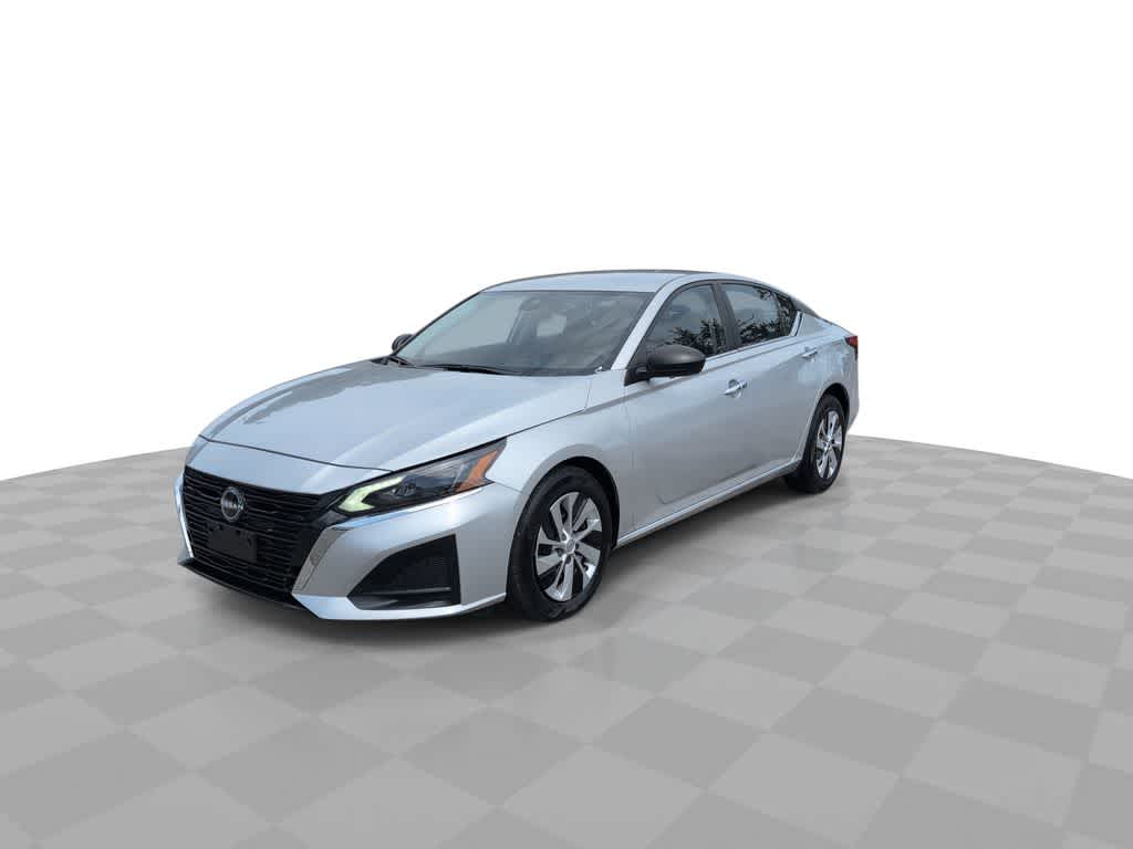 Thumbnail: 2024 Nissan Altima - 3