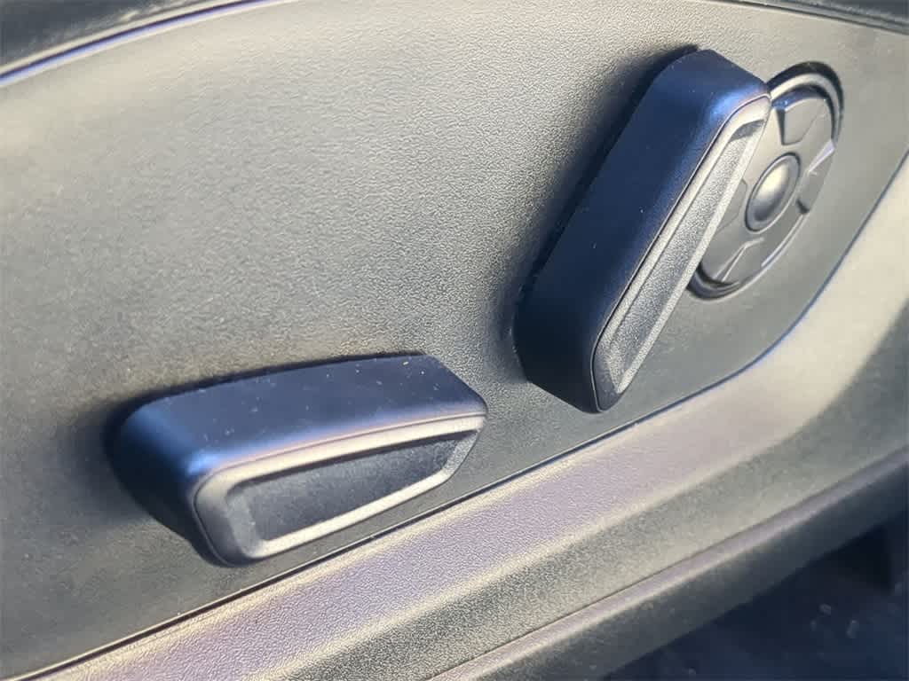 Thumbnail: 2021 Ford Explorer - 17