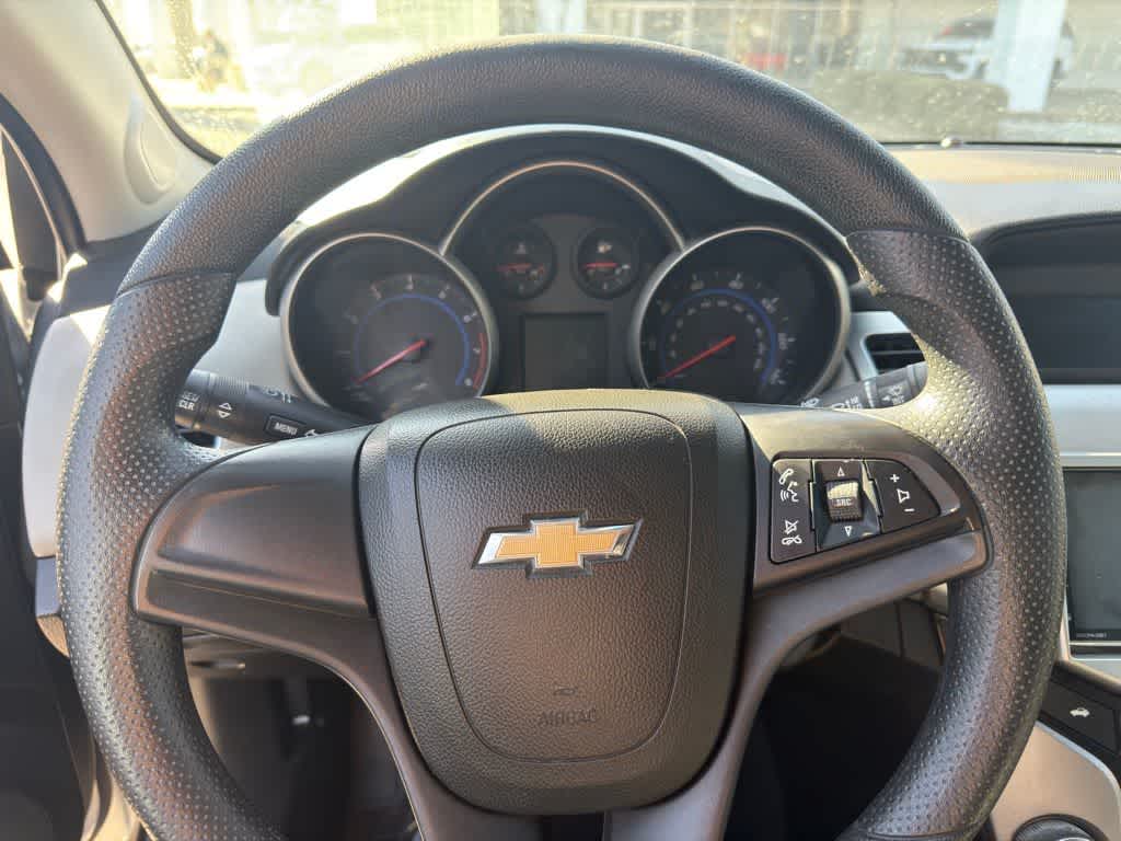 Thumbnail: 2015 Chevrolet Cruze - 30
