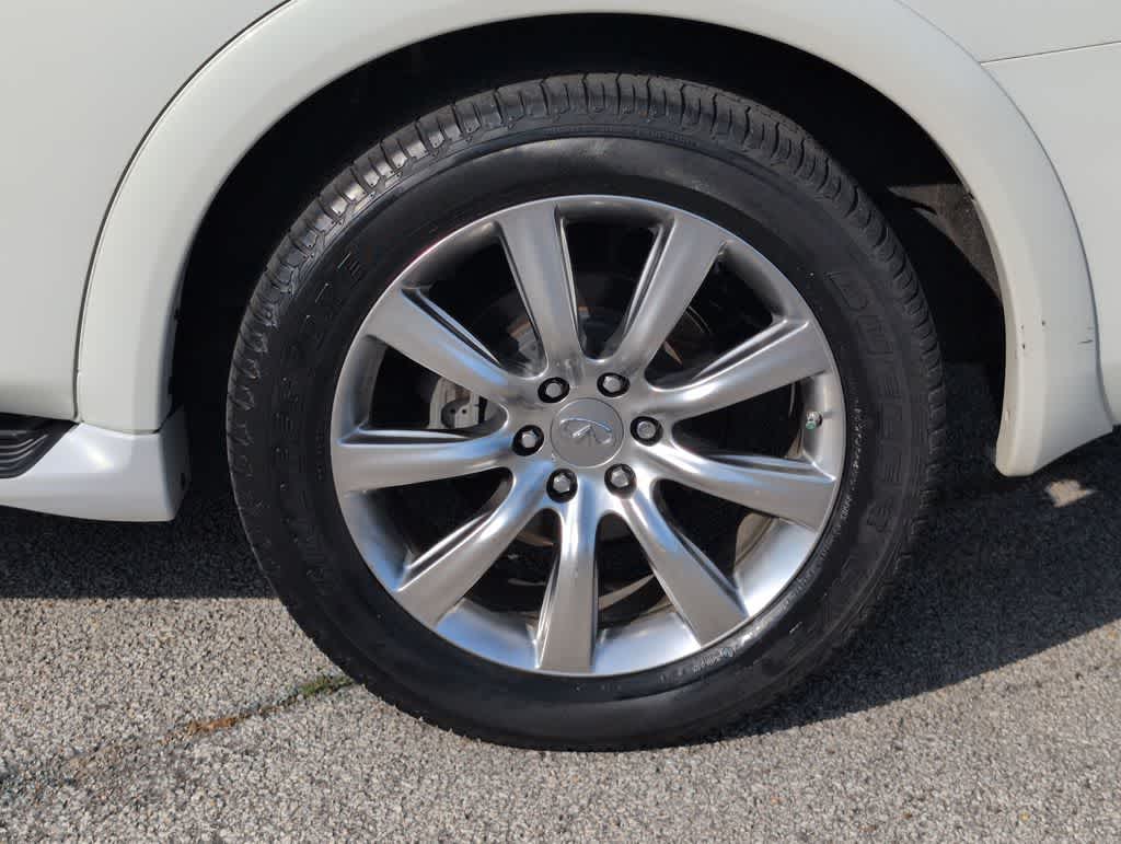 Thumbnail: 2013 INFINITI QX56 - 14