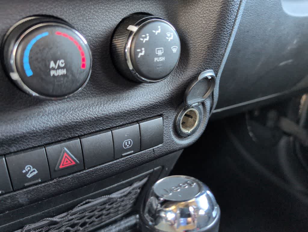 Thumbnail: 2017 Jeep Wrangler - 30