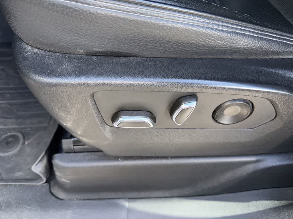 Thumbnail: 2022 GMC Yukon - 16