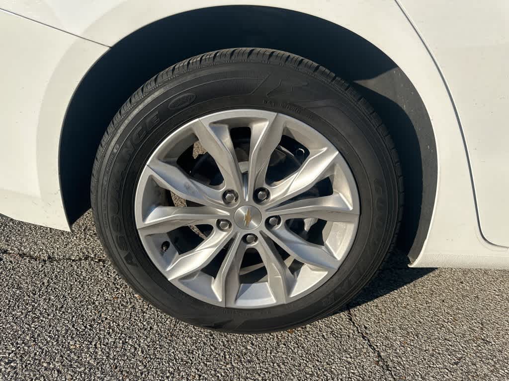 Thumbnail: 2024 Chevrolet Malibu - 10