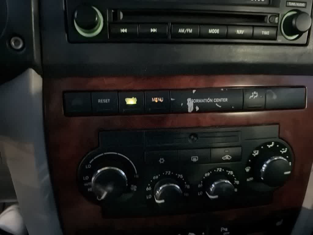 Thumbnail: 2007 Jeep Commander - 13