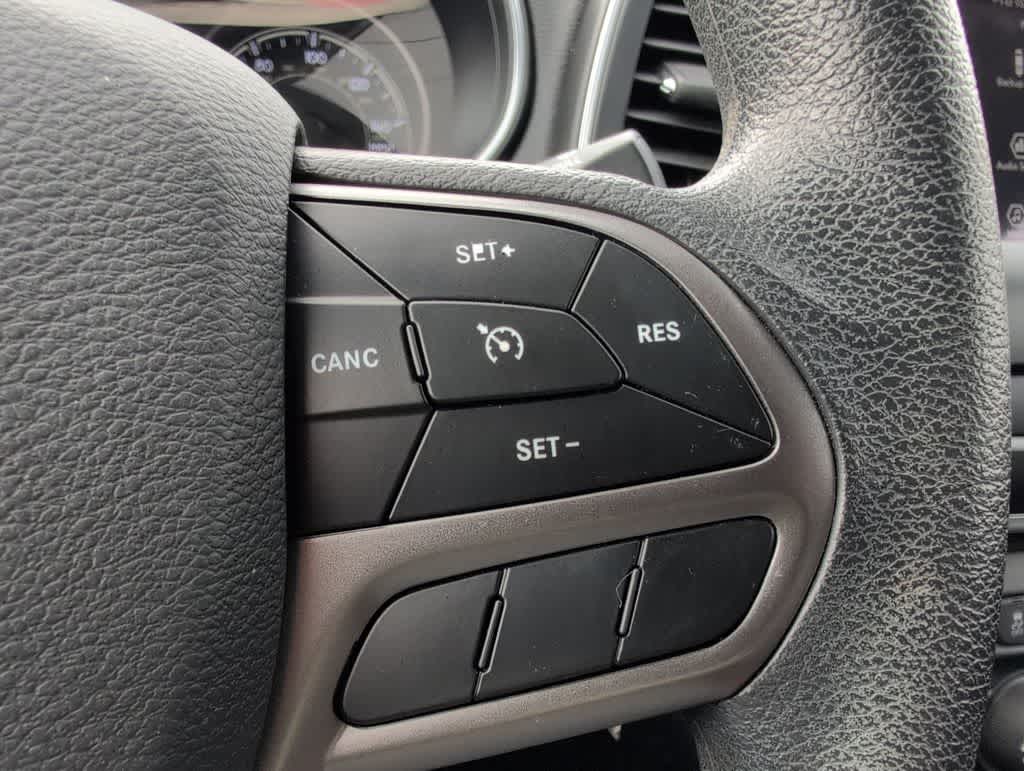 Thumbnail: 2019 Jeep Cherokee - 25