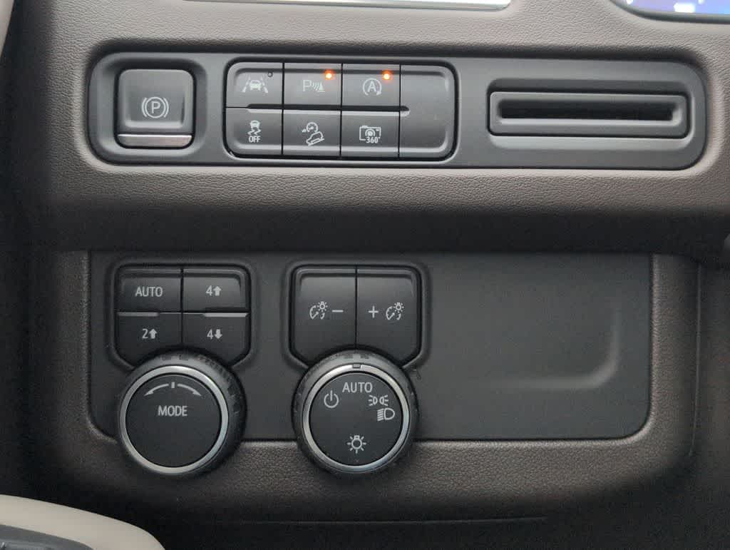 Thumbnail: 2023 Chevrolet Tahoe - 28