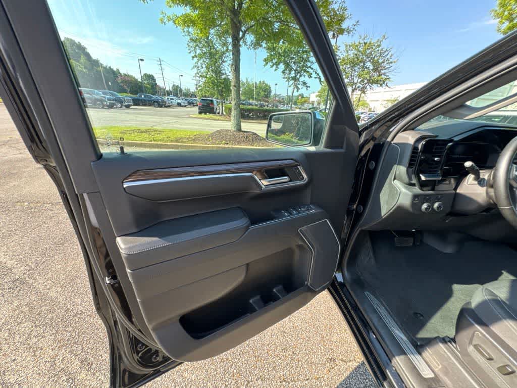 Thumbnail: 2024 Chevrolet Silverado 1500 - 17