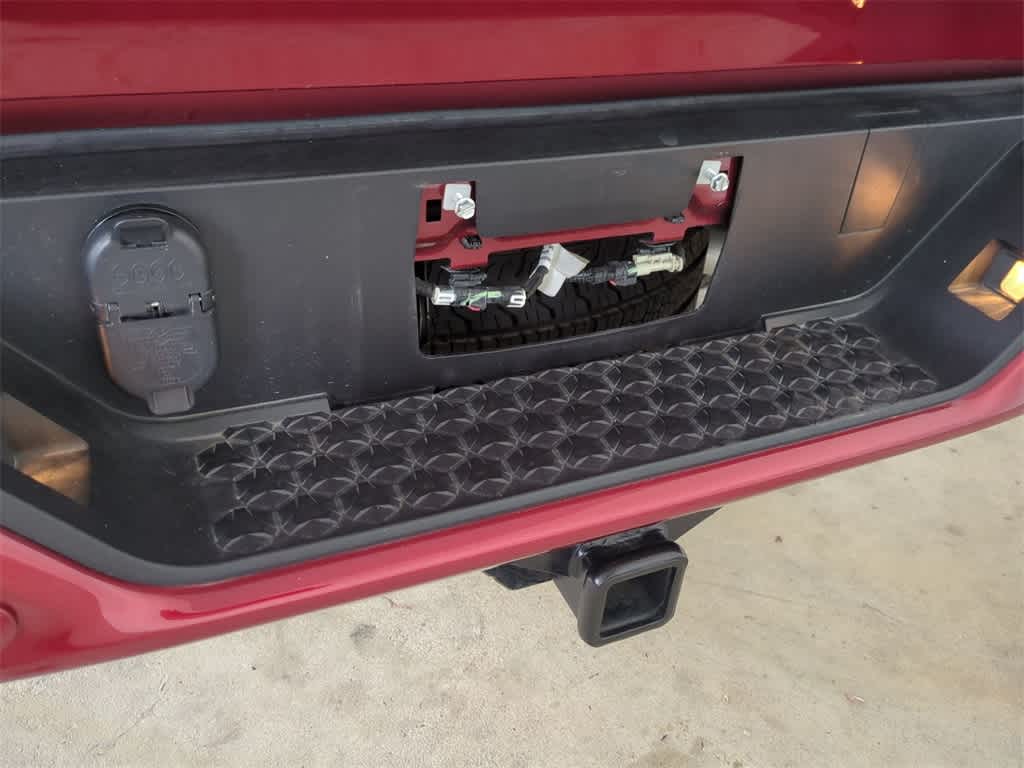 Thumbnail: 2024 Chevrolet Colorado - 35