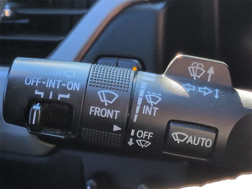 Thumbnail: 2019 GMC Yukon XL - 28