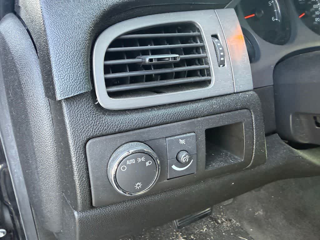 Thumbnail: 2008 Chevrolet Tahoe - 4