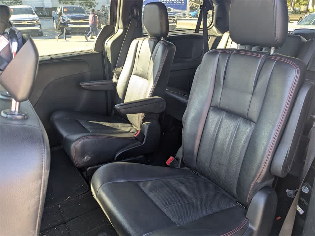 Thumbnail: 2016 Dodge Grand Caravan - 18