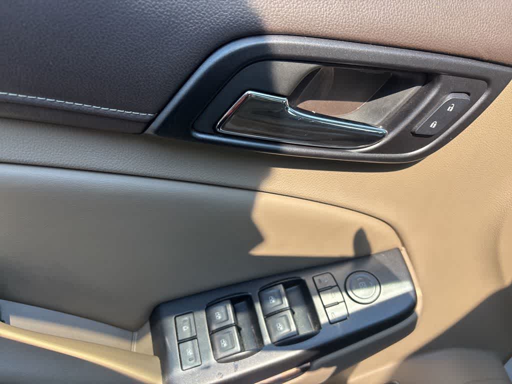 Thumbnail: 2016 GMC Yukon - 19