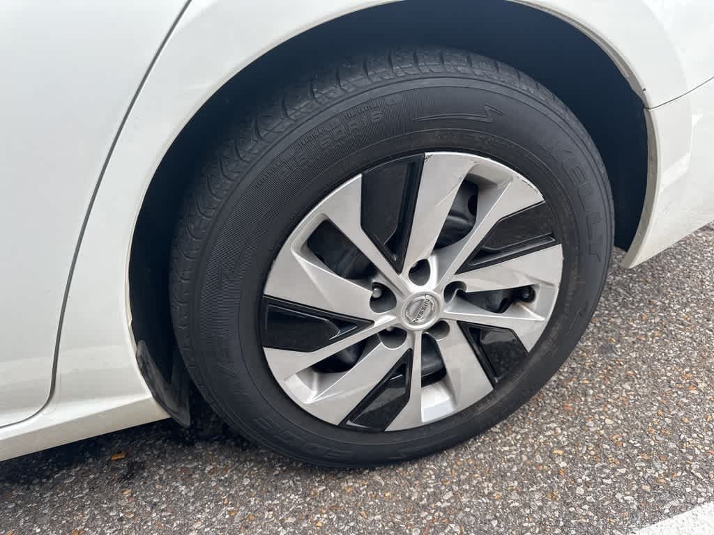 Thumbnail: 2020 Nissan Altima - 19