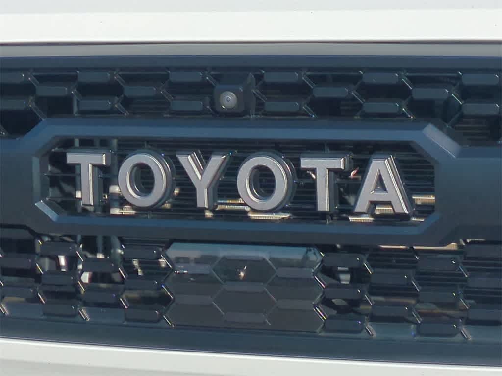 Thumbnail: 2022 Toyota Tacoma - 12