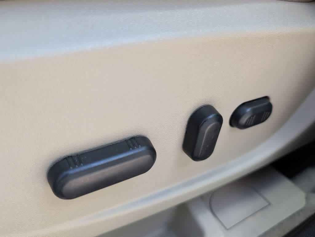 Thumbnail: 2013 Ford C-Max - 18