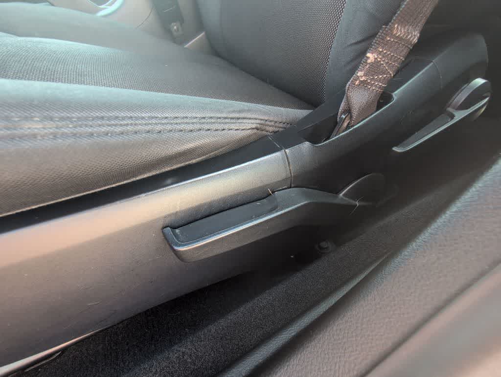 Thumbnail: 2012 Dodge Avenger - 17