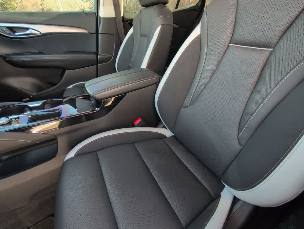 Thumbnail: 2025 Buick Envision - 16