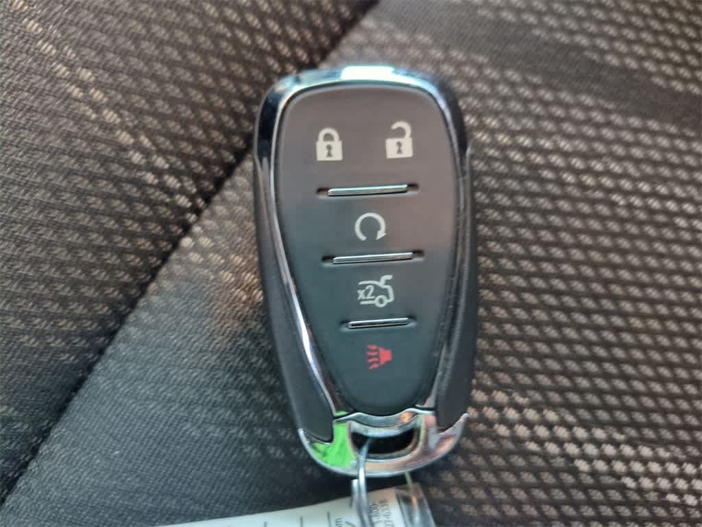 Thumbnail: 2017 Chevrolet Sonic - 33