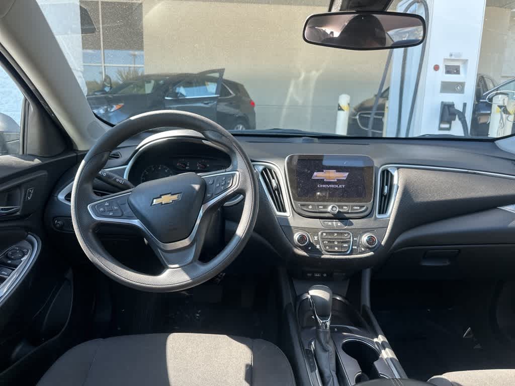 Thumbnail: 2022 Chevrolet Malibu - 8