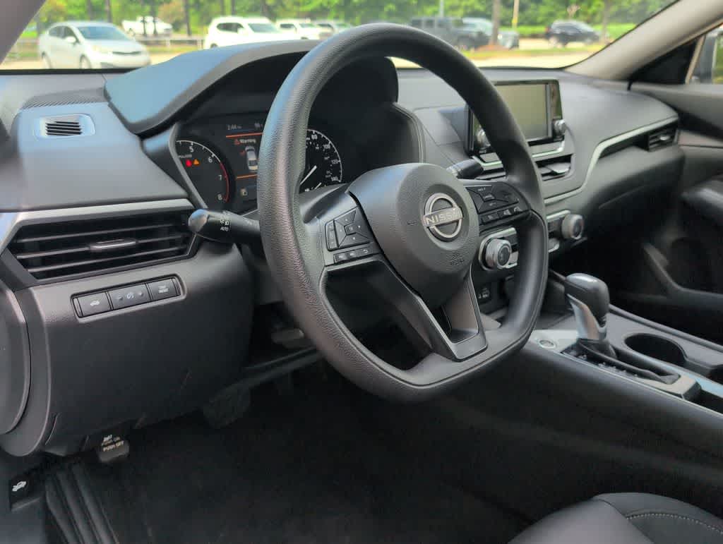 Thumbnail: 2024 Nissan Altima - 9