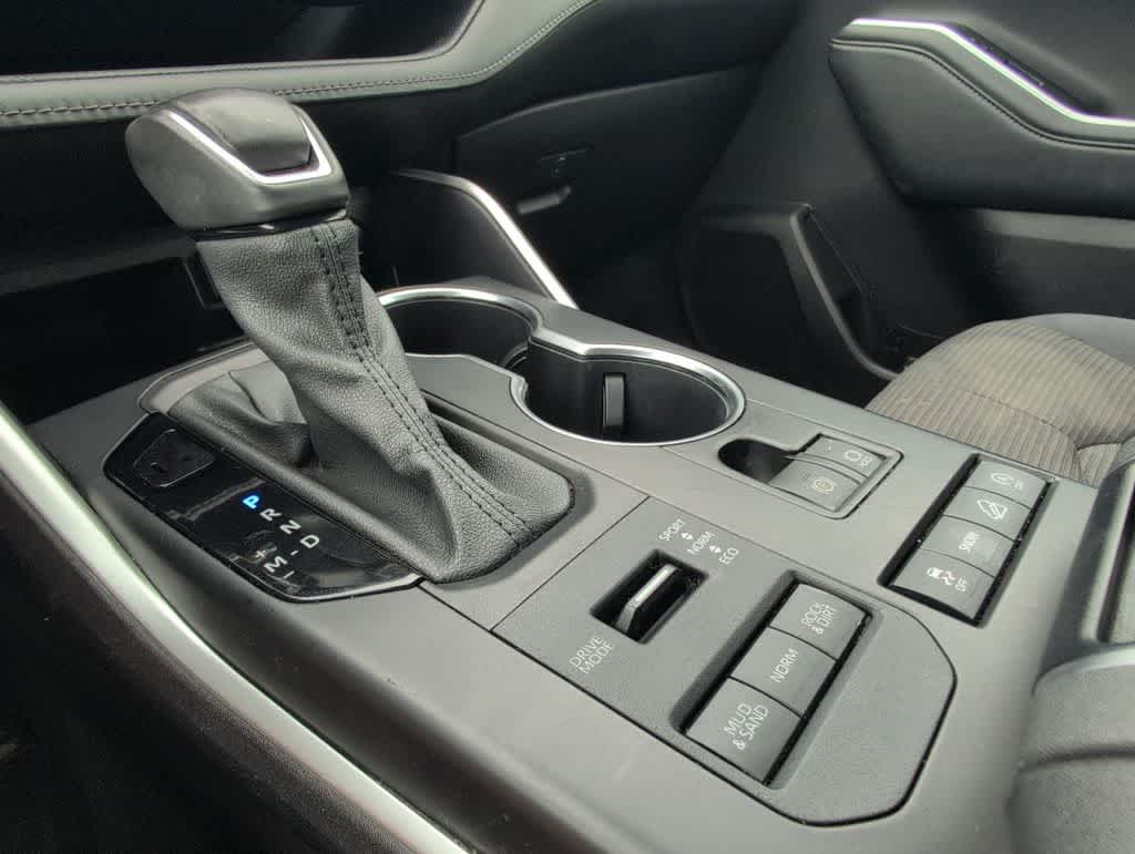 Thumbnail: 2021 Toyota Highlander - 32