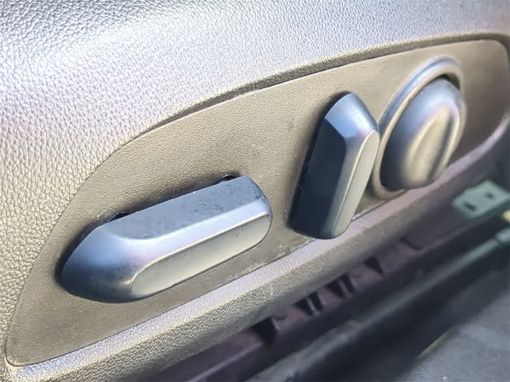 Thumbnail: 2023 Chevrolet Malibu - 18