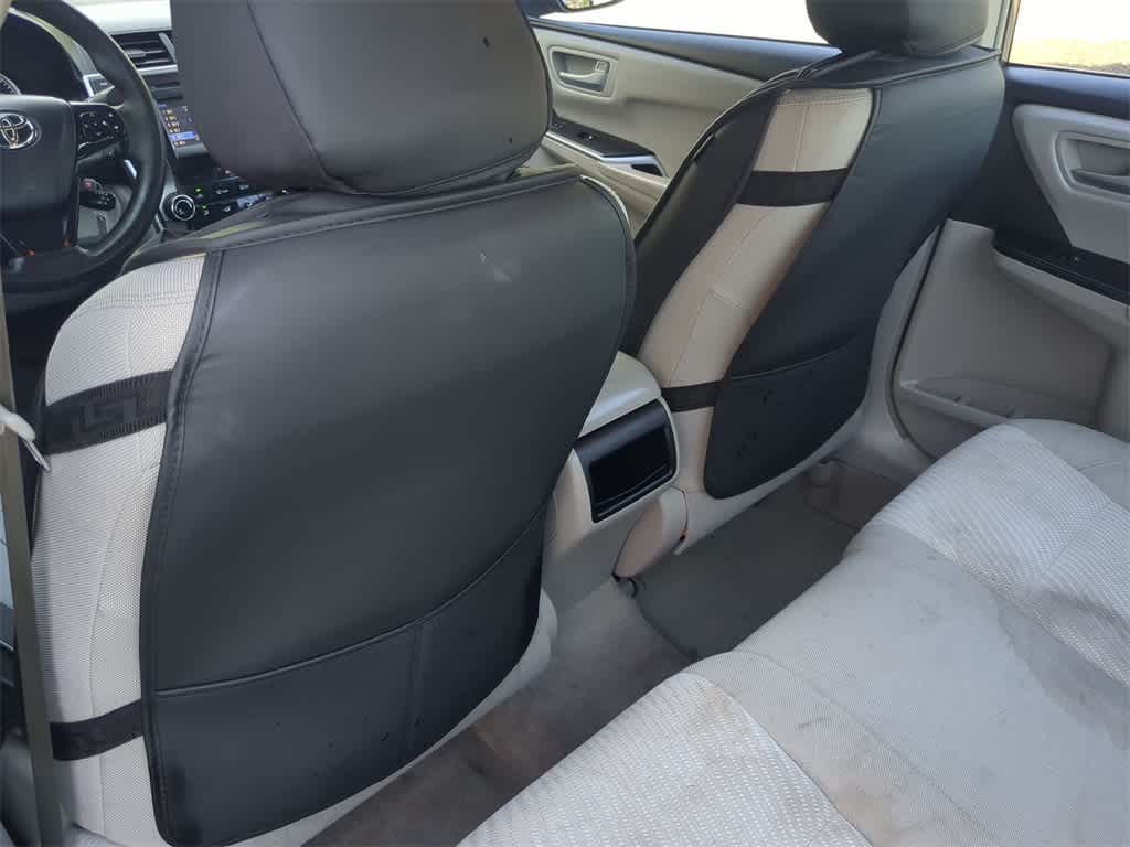 2017 Toyota Camry LE 19