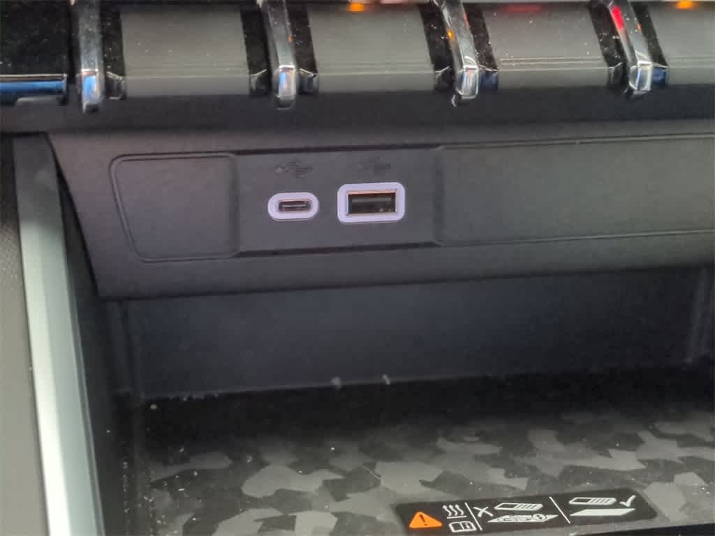 Thumbnail: 2024 Chevrolet Colorado - 31