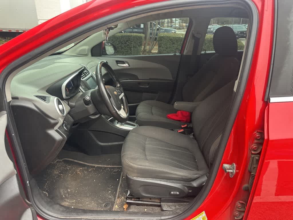 Thumbnail: 2017 Chevrolet Sonic - 6