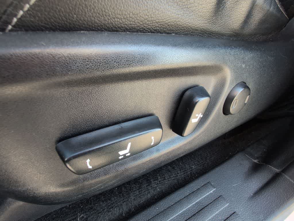 Thumbnail: 2015 Toyota 4Runner - 18