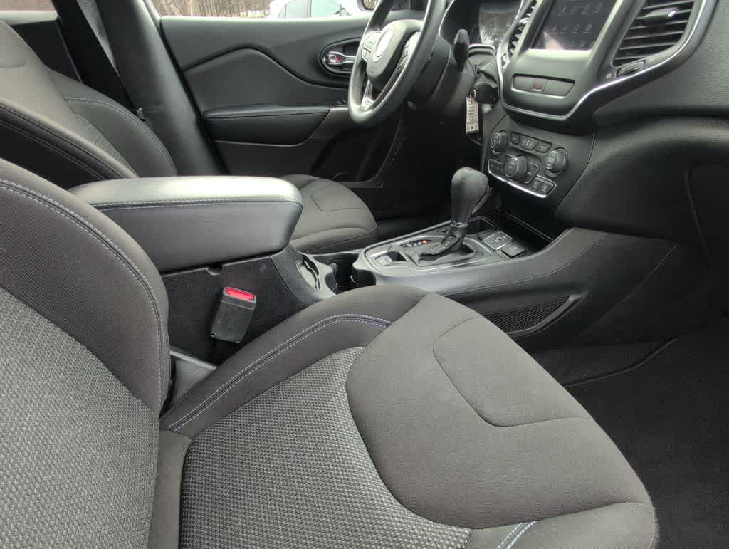 Thumbnail: 2019 Jeep Cherokee - 22