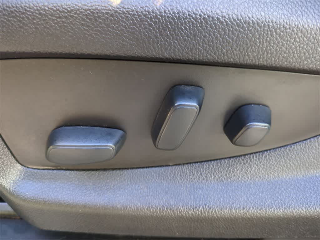 Thumbnail: 2019 GMC Yukon - 18