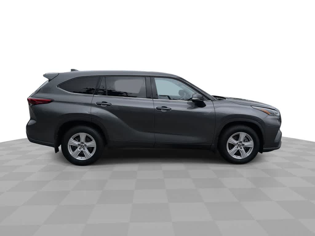 Thumbnail: 2021 Toyota Highlander - 9