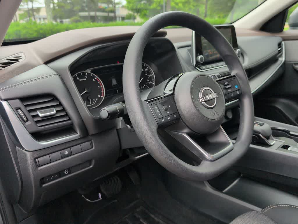 Thumbnail: 2023 Nissan Rogue - 10
