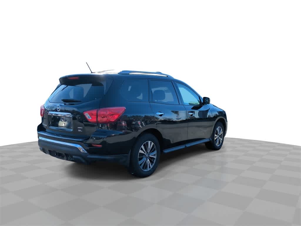 Thumbnail: 2017 Nissan Pathfinder - 8