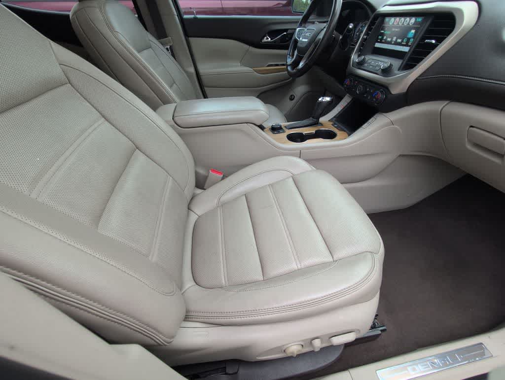 Thumbnail: 2017 GMC Acadia - 24